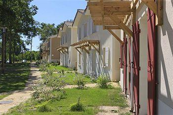 Appart hôtel Vacancéole - Le Domaine Du Golf D'albret Barbaste