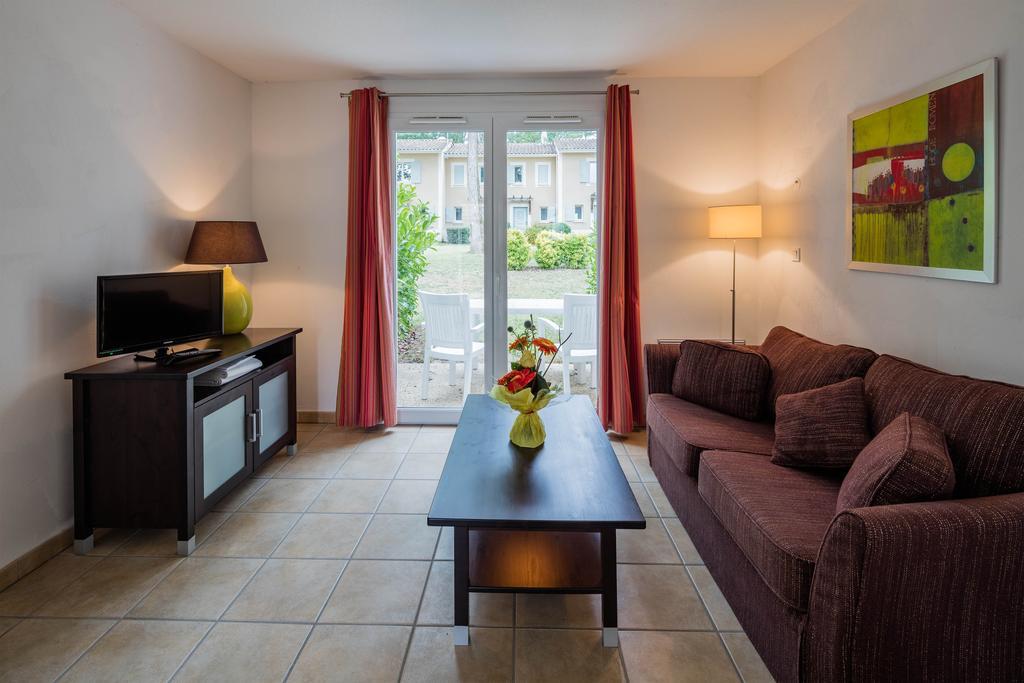 Appart hôtel Vacancéole - Le Domaine Du Golf D'albret 3*